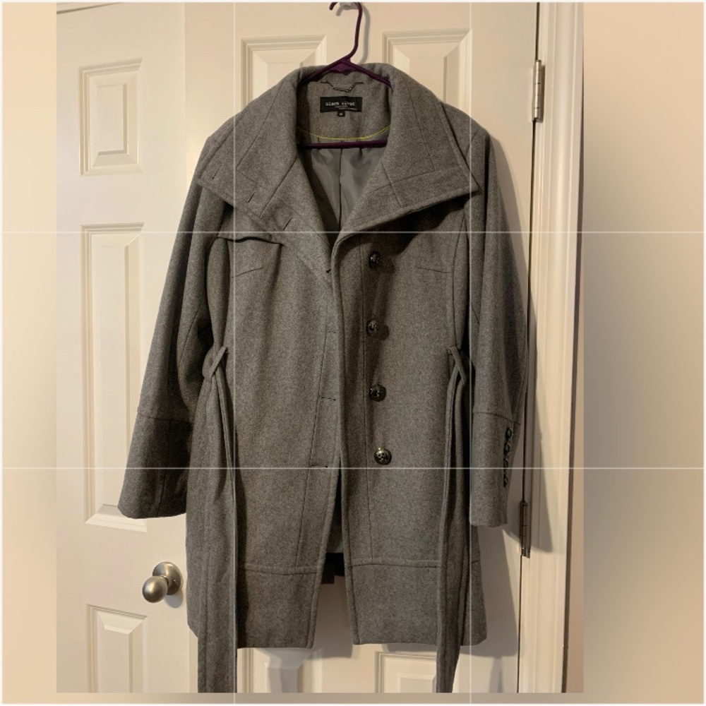 Black Rivet- Grey coat. Size 2x. Lightly used. Great for heights 5ft and under.